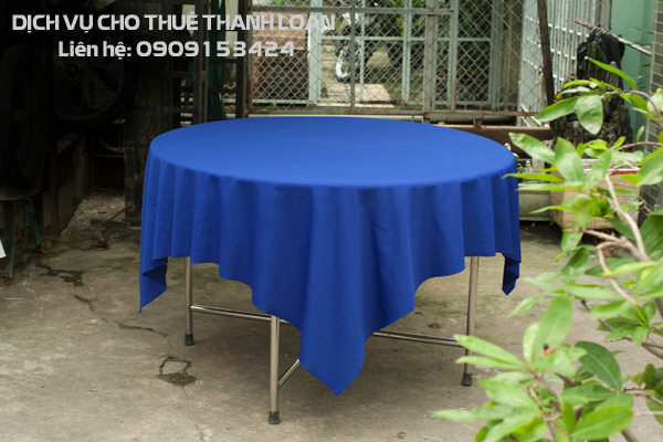Khăn trải bàn màu xanh